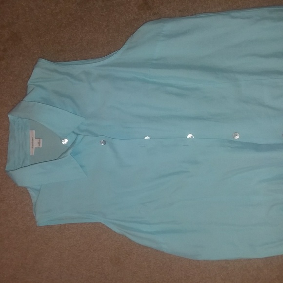 Button up - Picture 3 of 3